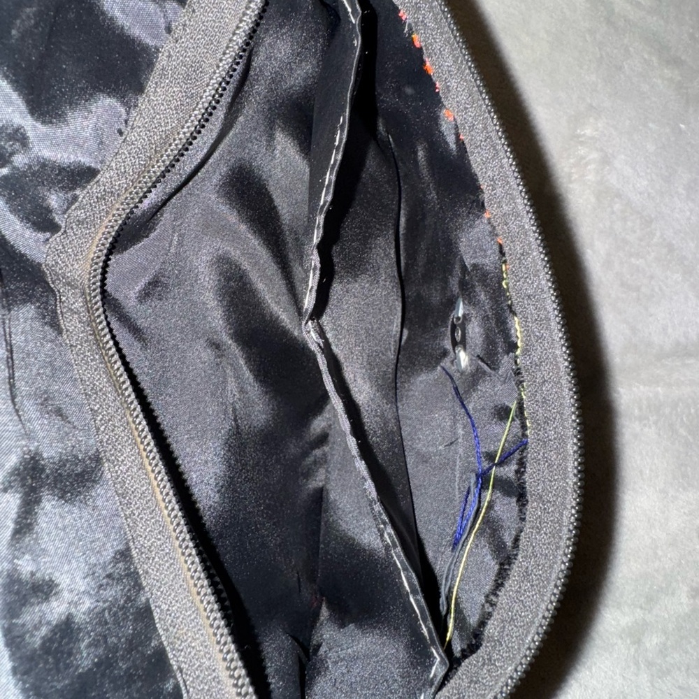 Colorful Patterned Crossbody Bag with Tassels - Picture 4 of 7